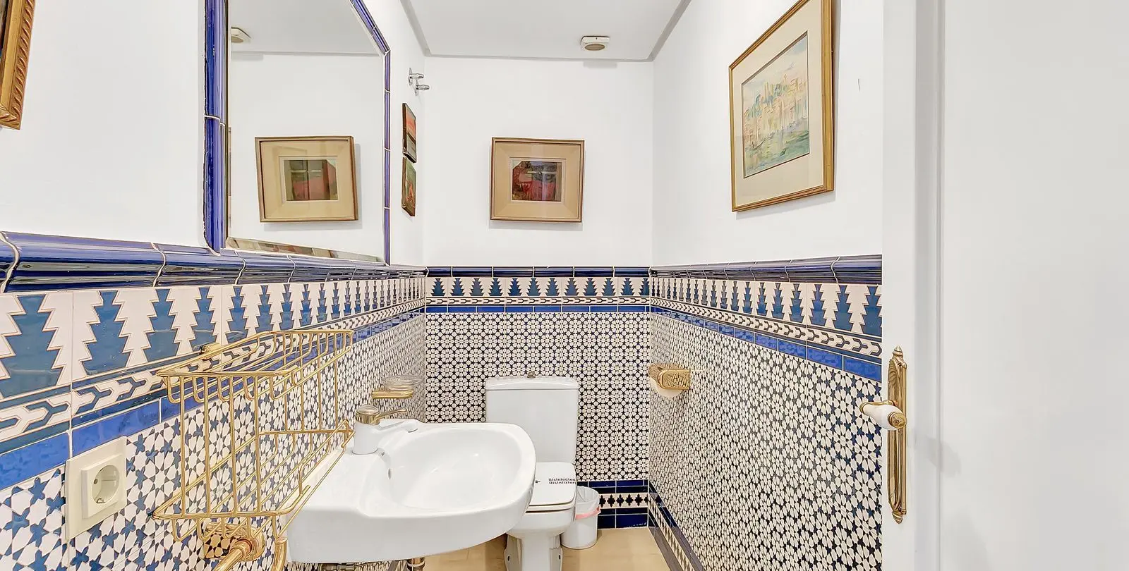 Venta de apartamento en planta media en Elviria 27
