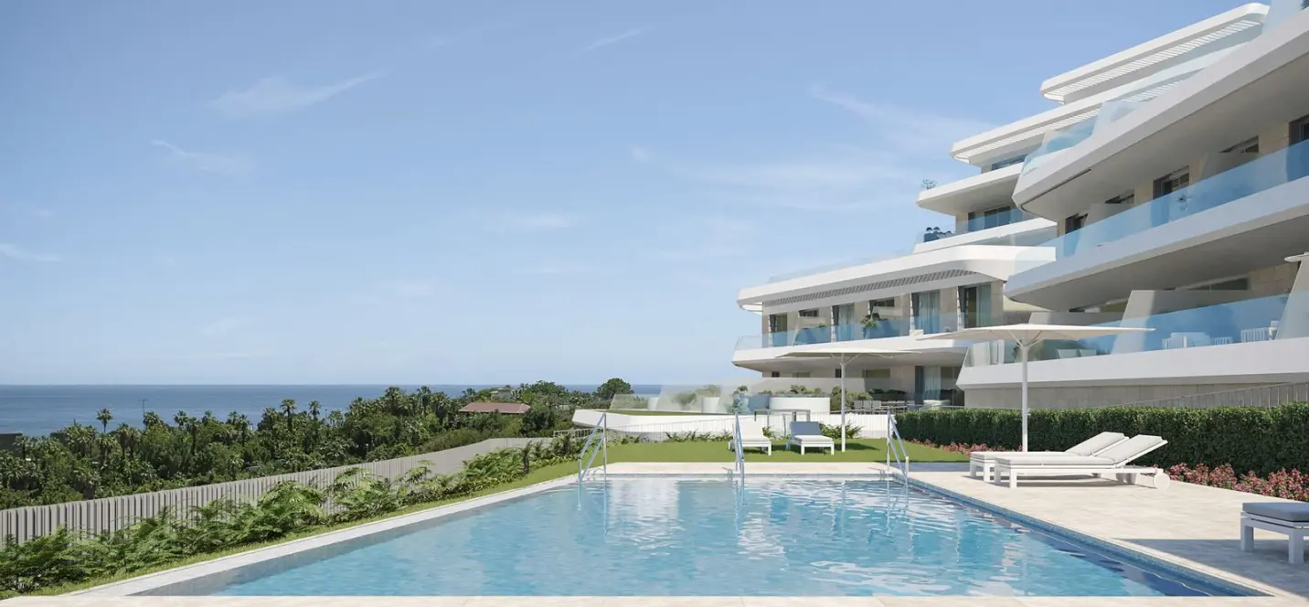 Venta de apartamento en planta media en Estepona 0