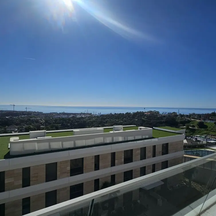 Venta de apartamento en planta media en Estepona