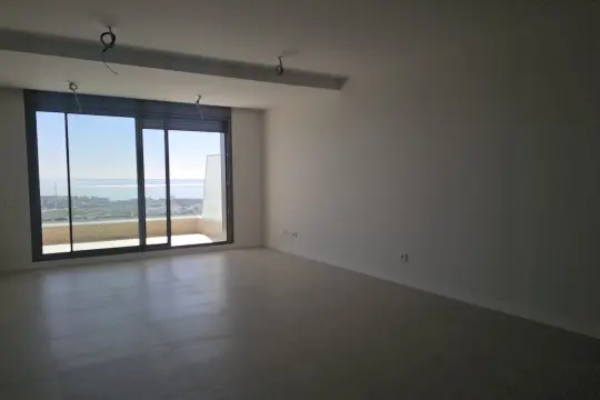 Image 4 thumb