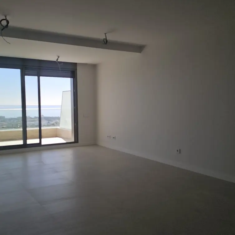 Venta de apartamento en planta media en Estepona