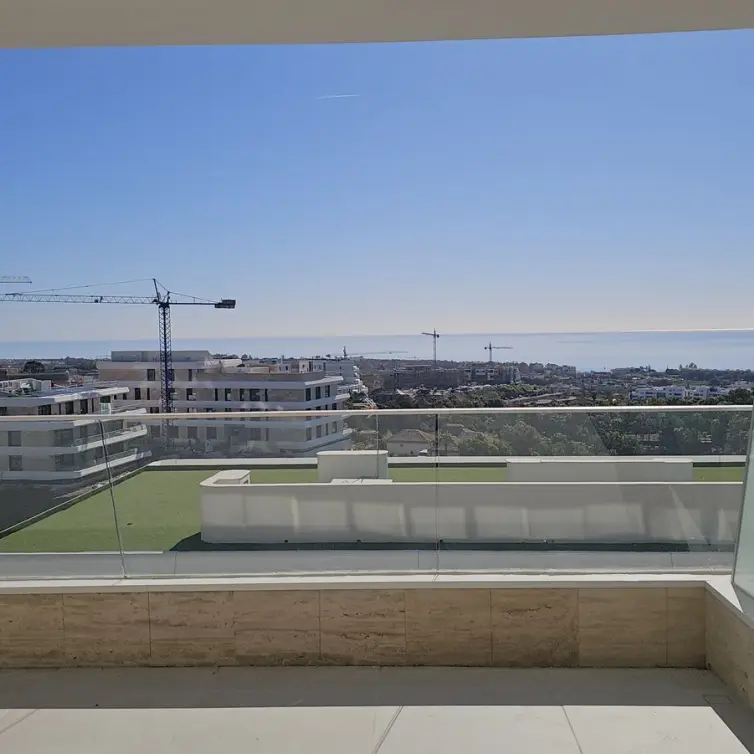 Venta de apartamento en planta media en Estepona