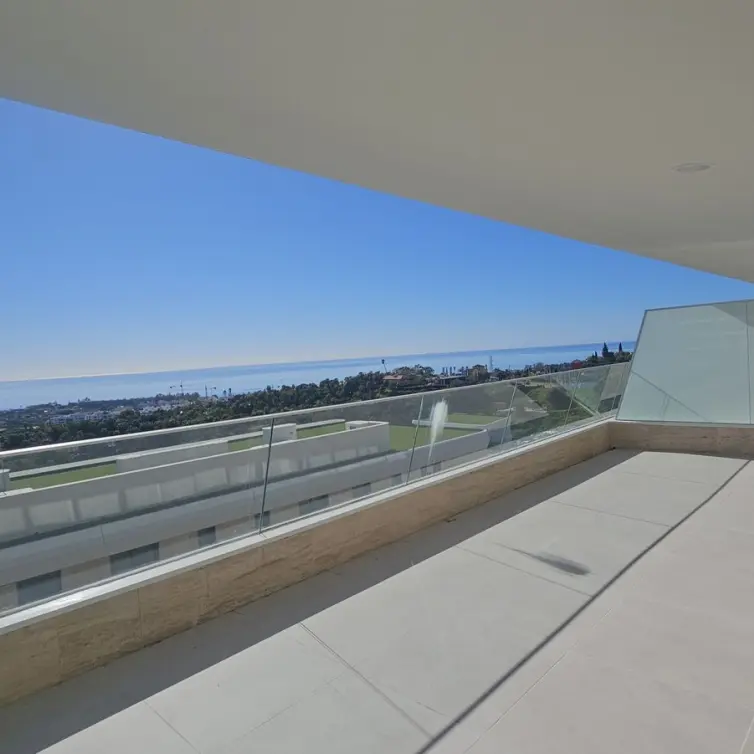 Venta de apartamento en planta media en Estepona