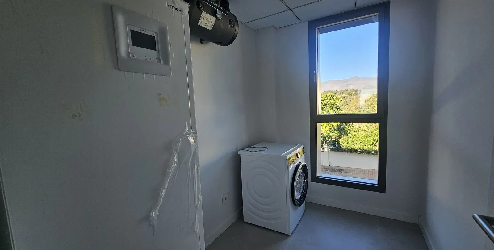 Venta de apartamento en planta media en Estepona 8