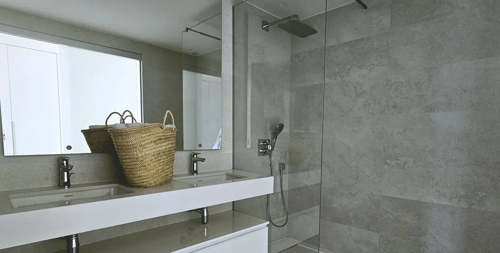 Venta de apartamento en planta media en Estepona 14
