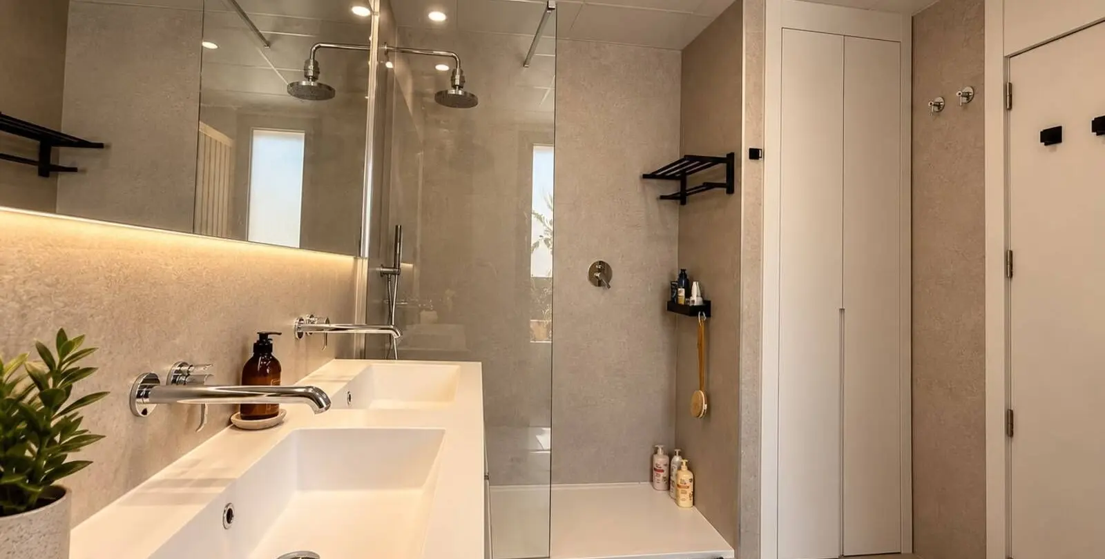 Sale of penthouse in Los Monteros 15