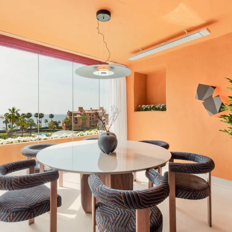 Venta de apartamento en planta media en Estepona