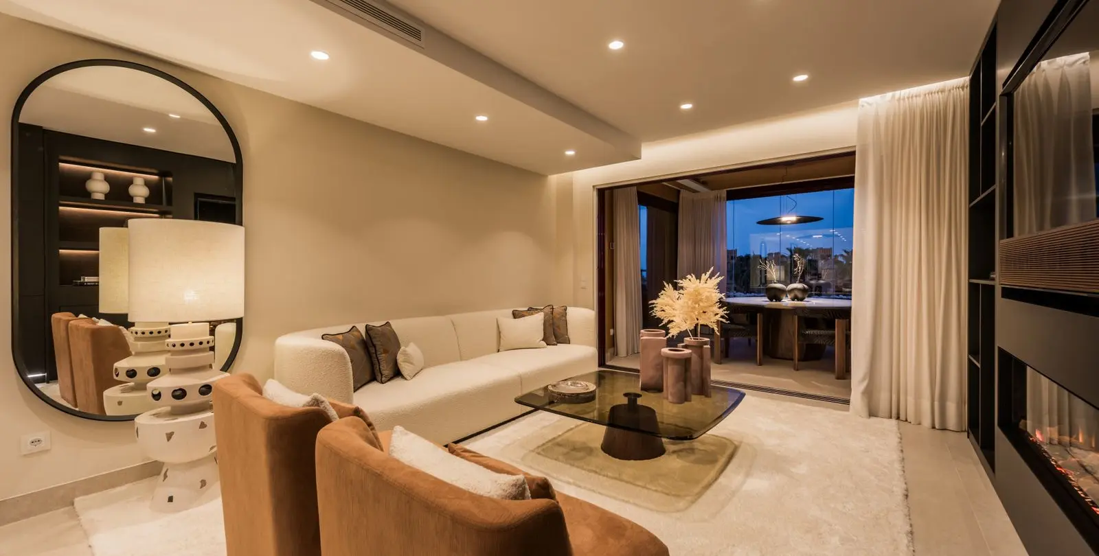 Venta de apartamento en planta media en Estepona 20