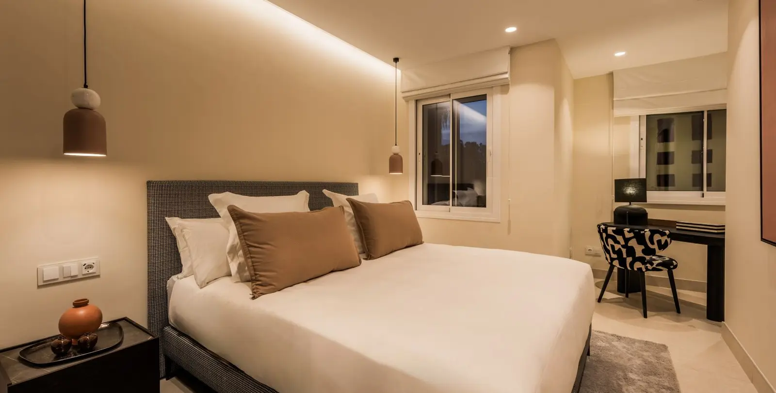Venta de apartamento en planta media en Estepona 25