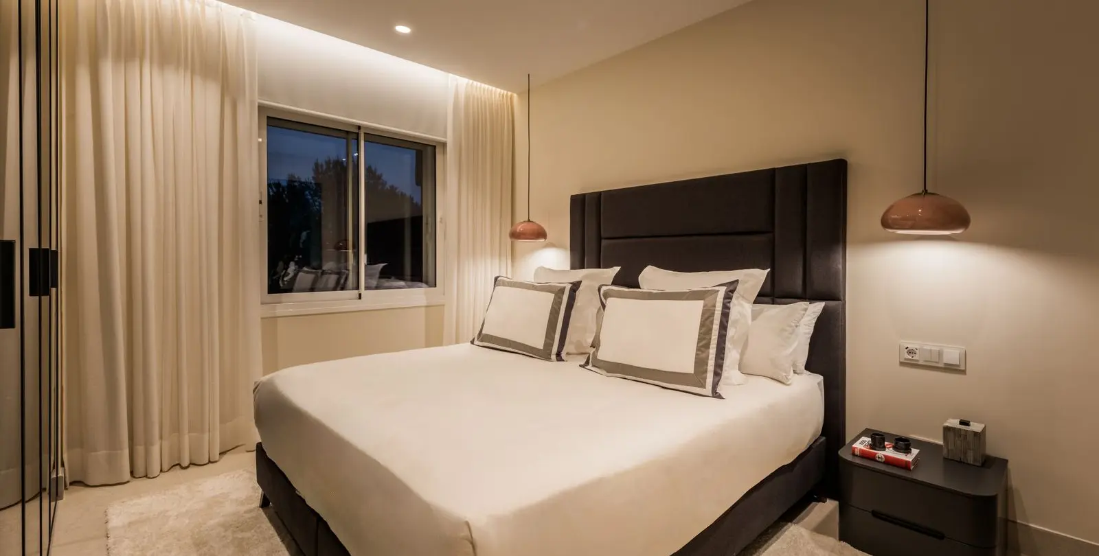 Venta de apartamento en planta media en Estepona 26