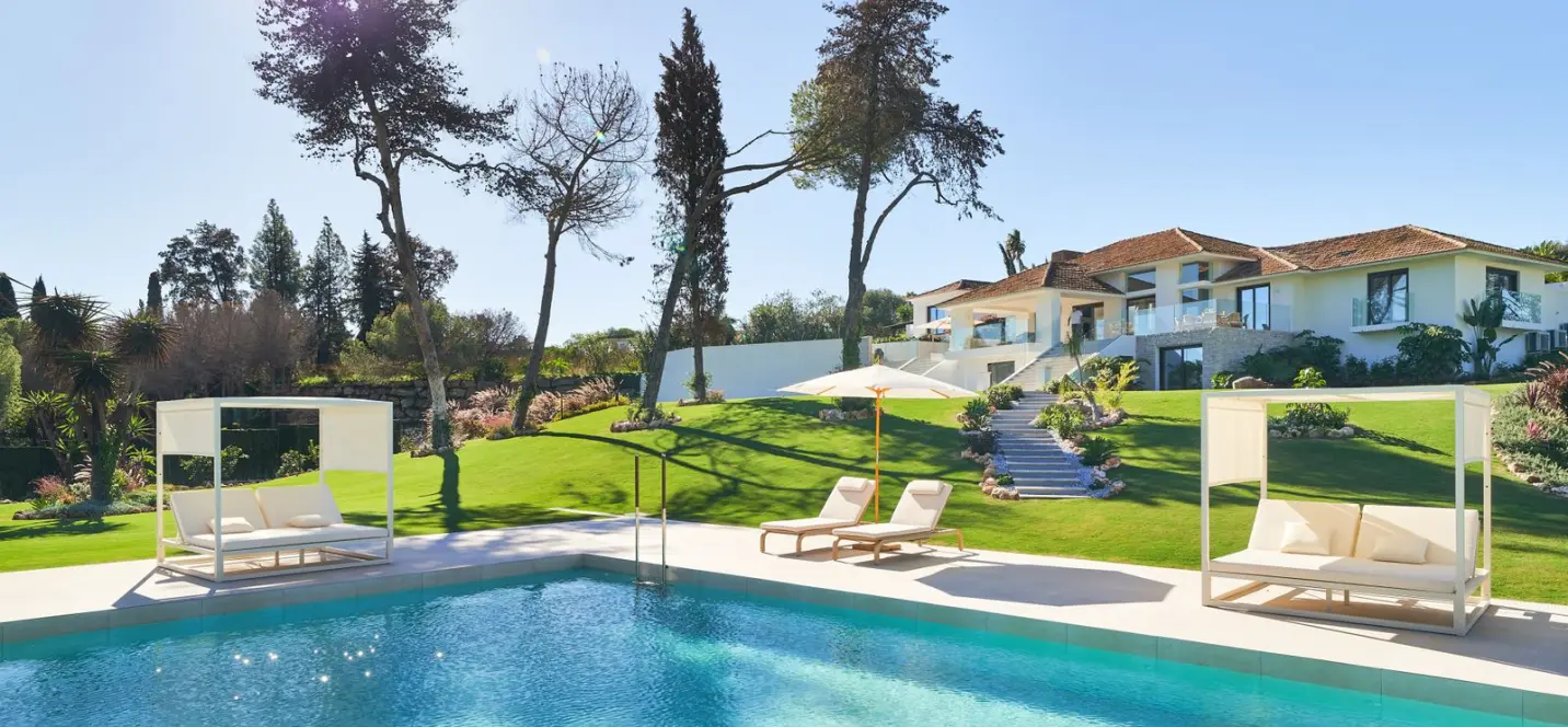 Venta de villa independiente en San Pedro de Alcántara 0