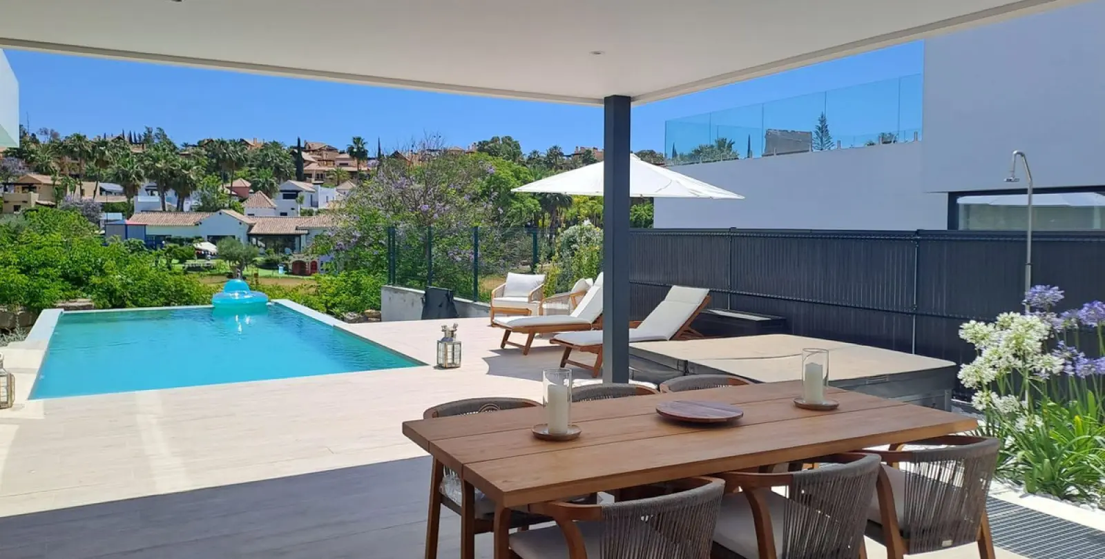 Краткосрочная аренда  отдельно стоящей виллы в Estepona 3