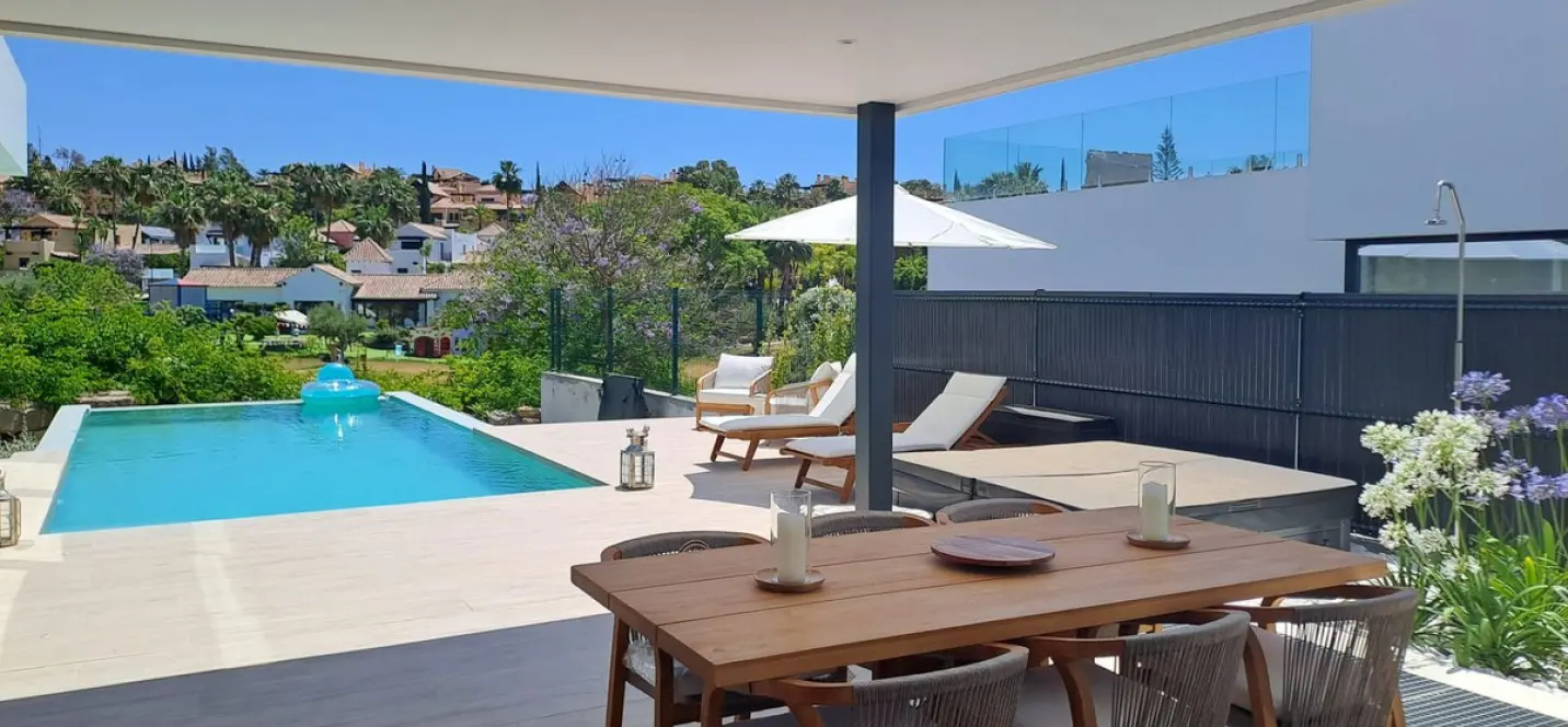 Краткосрочная аренда  отдельно стоящей виллы в Estepona 2