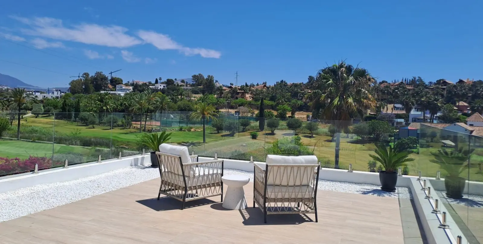 Краткосрочная аренда  отдельно стоящей виллы в Estepona 22