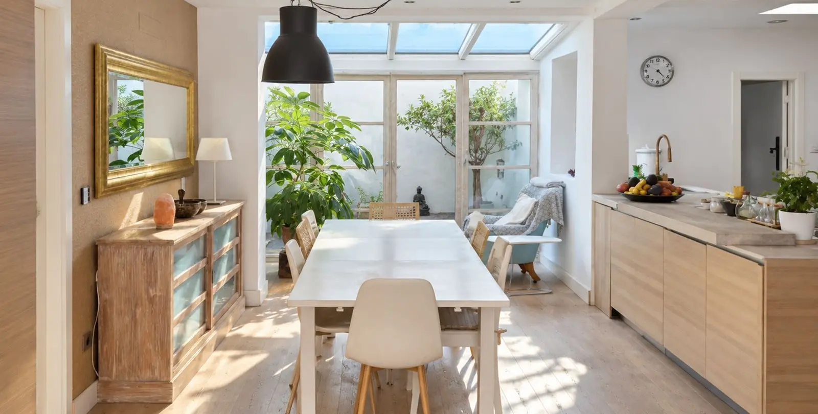 Sale of detached villa in Atalaya 3