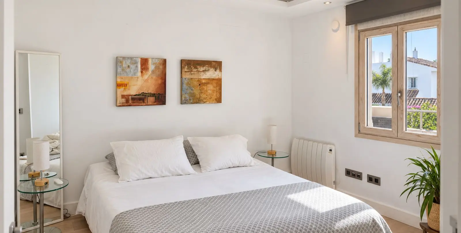 Sale of detached villa in Atalaya 14