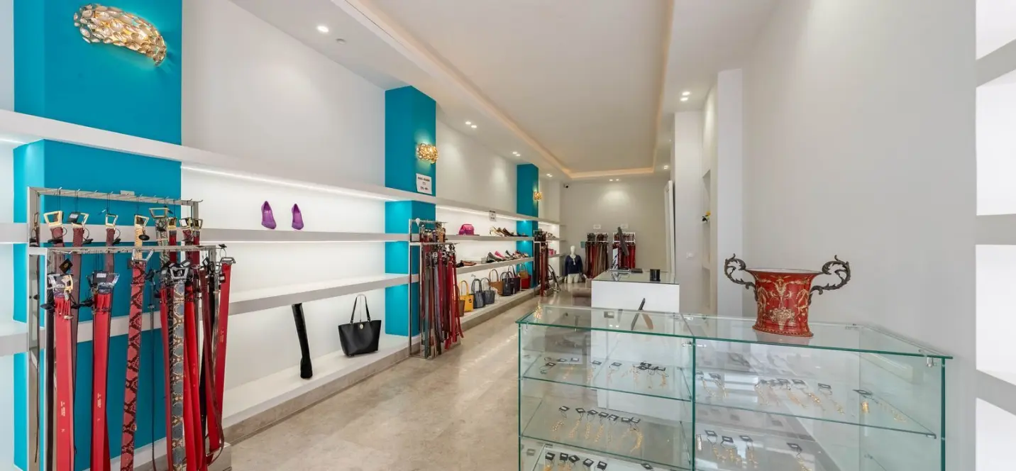 Venta de tienda en Marbella 3