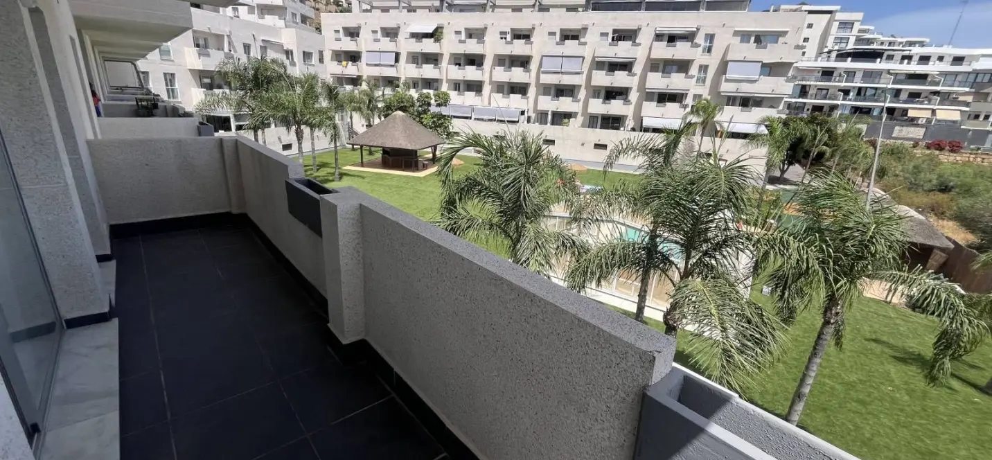 Venta de apartamento en planta media en Riviera del Sol 0