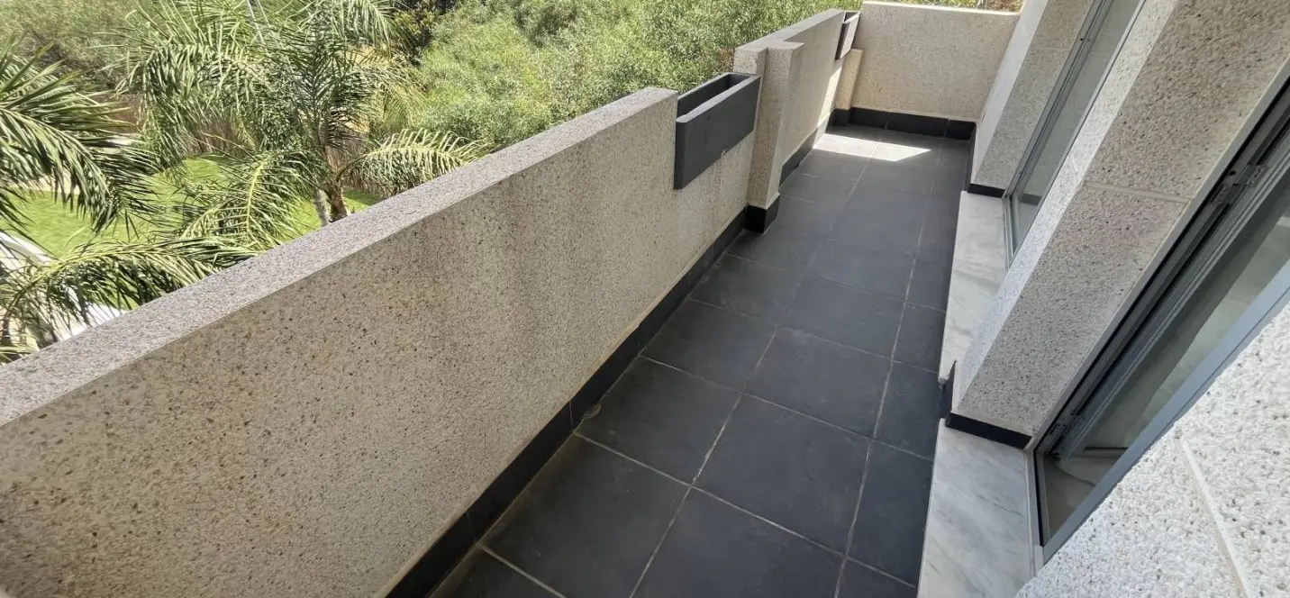Venta de apartamento en planta media en Riviera del Sol 2