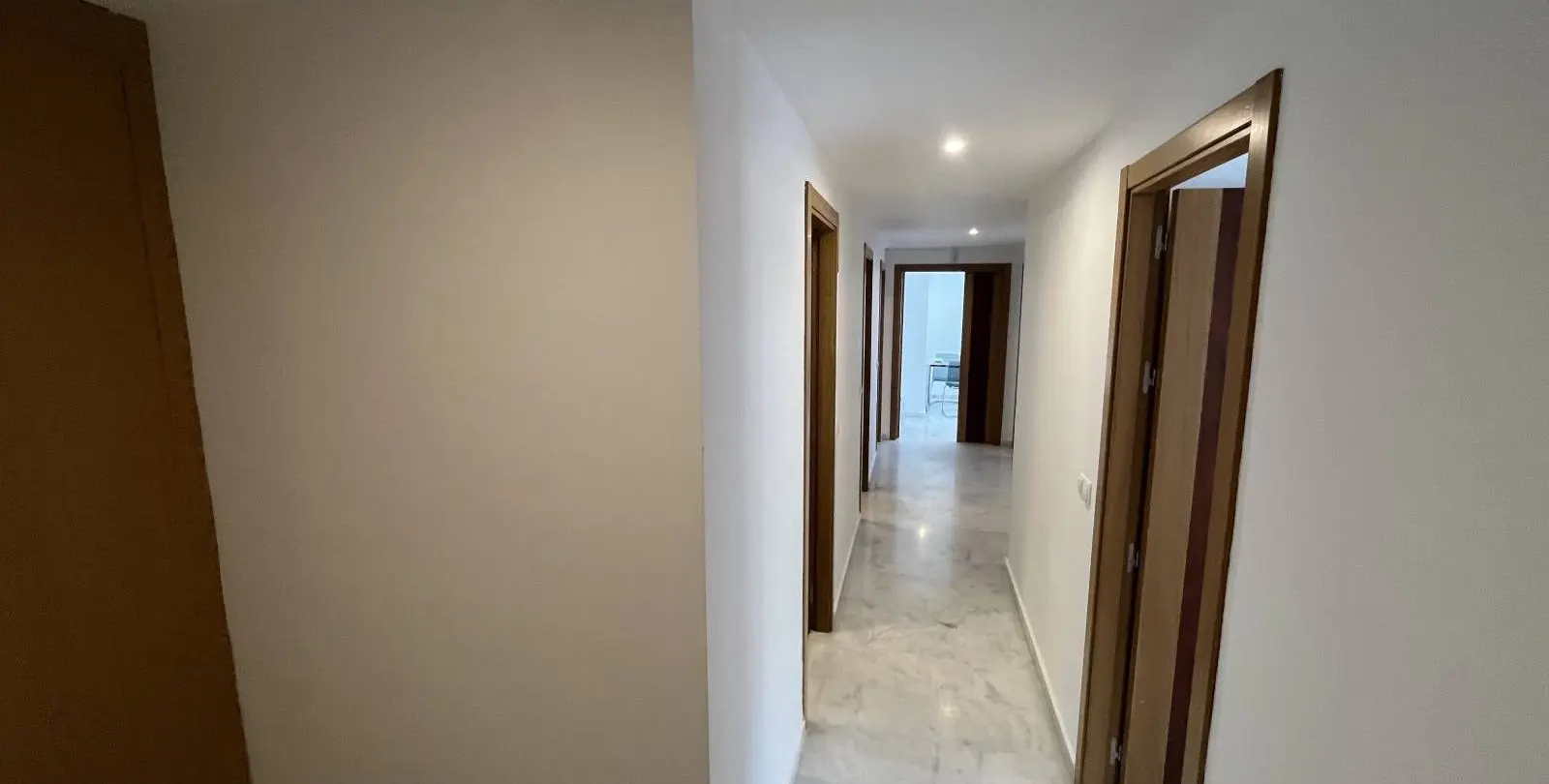 Продажа апартаментов на среднем этаже в Riviera del Sol 21