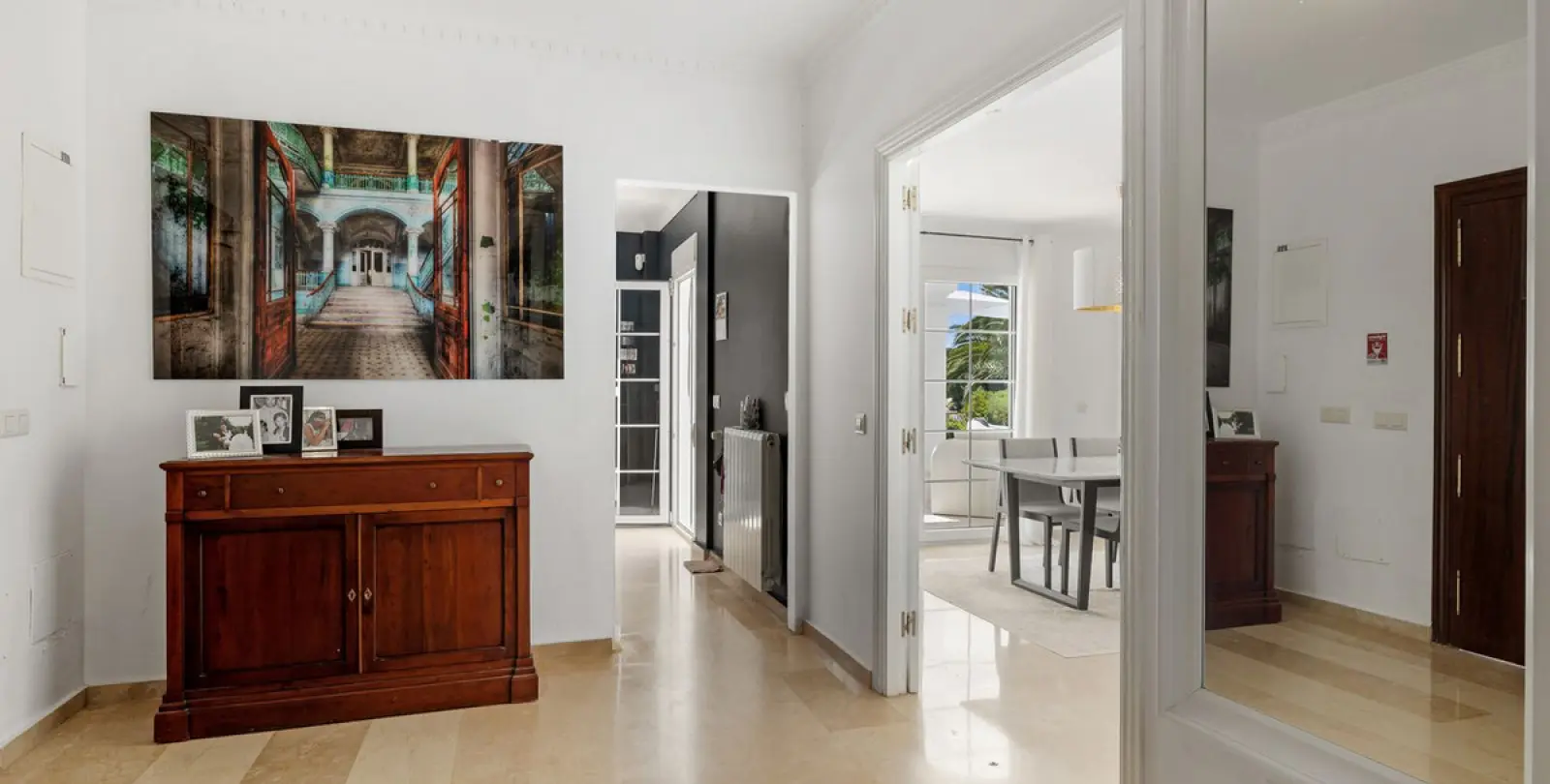 Long-term rent of detached villa in El Paraiso 7