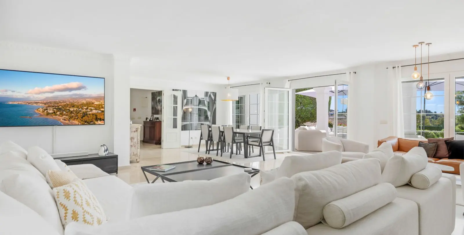 Long-term rent of detached villa in El Paraiso 8