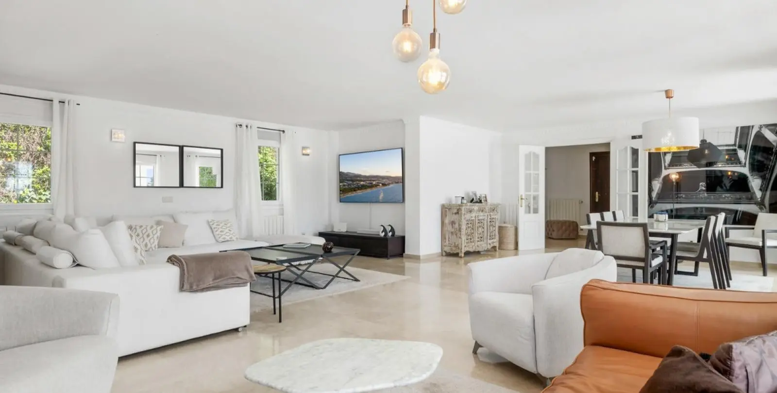 Long-term rent of detached villa in El Paraiso 10