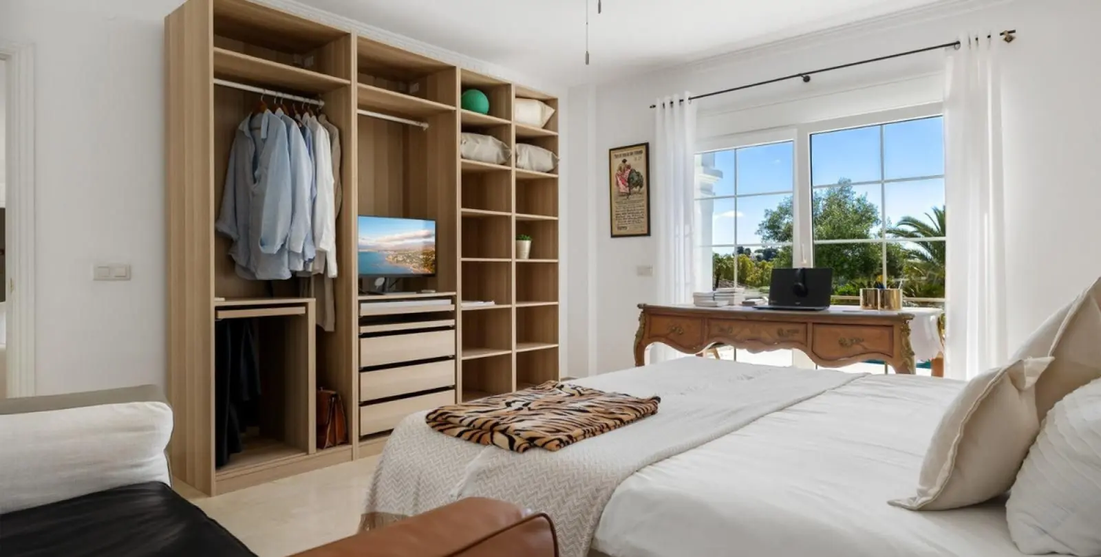 Long-term rent of detached villa in El Paraiso 23