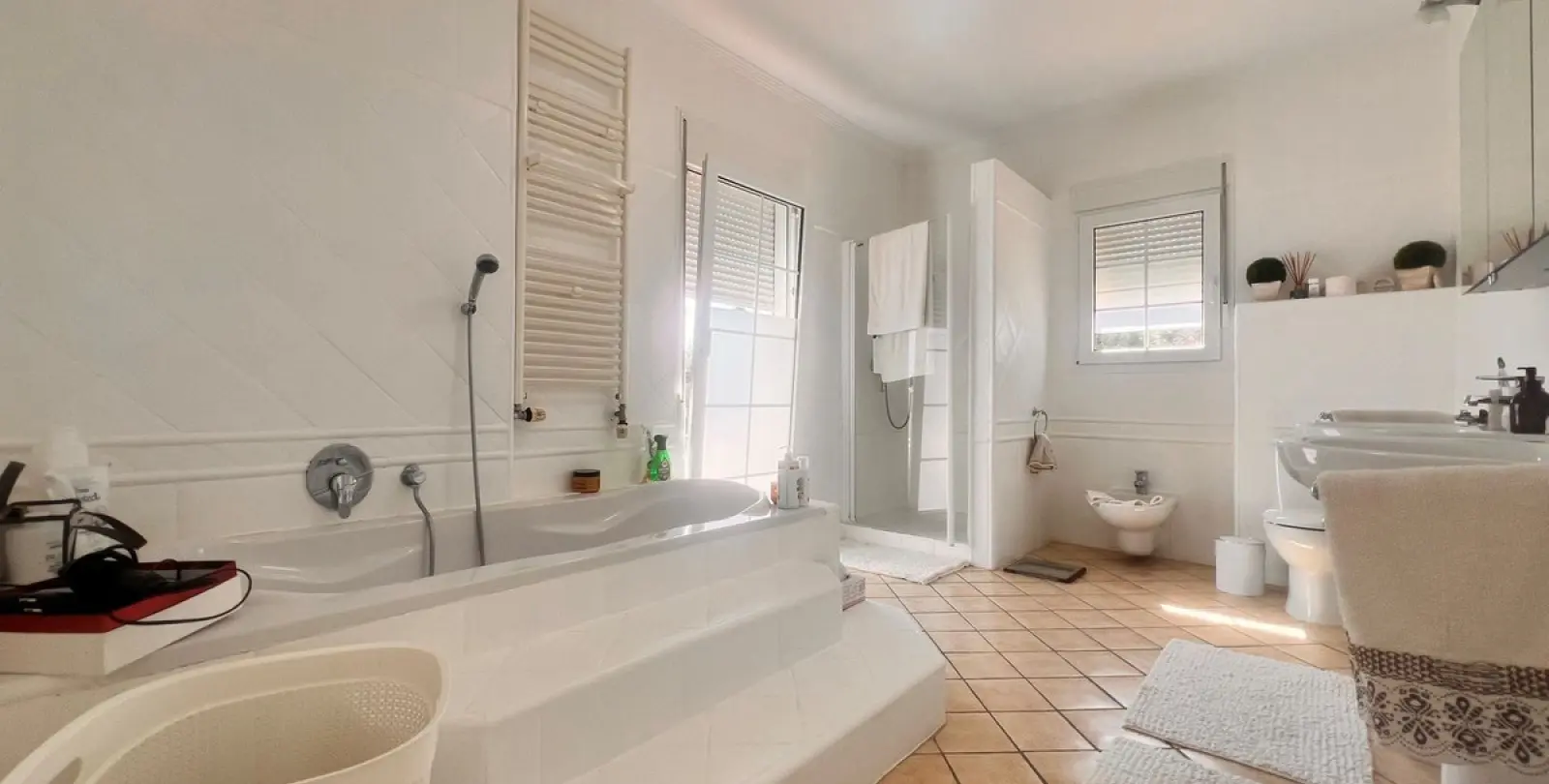 Long-term rent of detached villa in El Paraiso 24