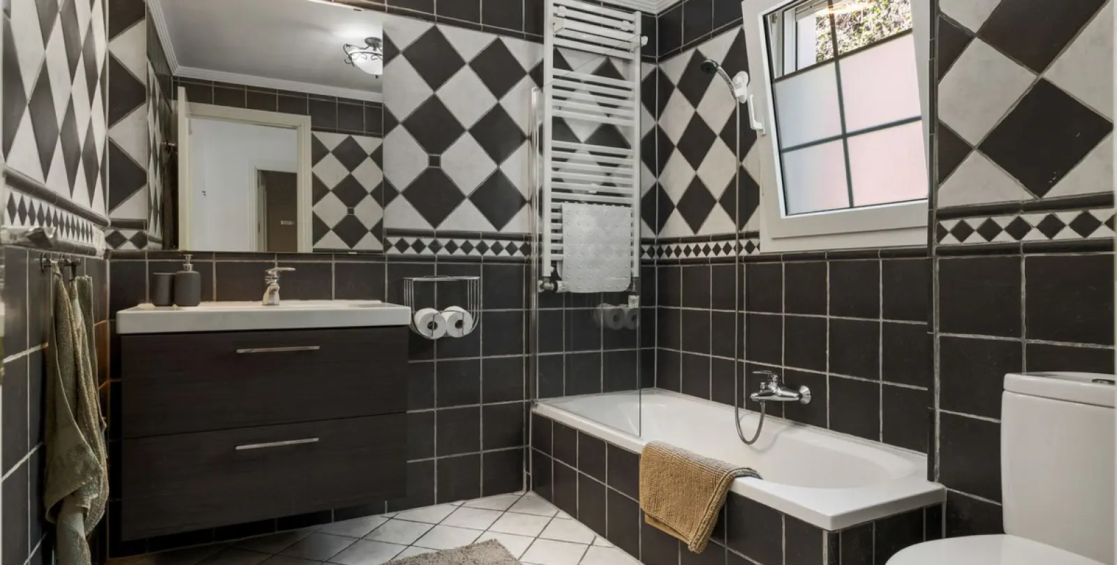 Long-term rent of detached villa in El Paraiso 29