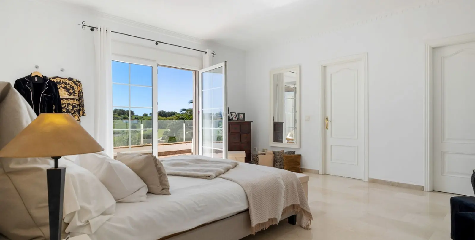 Long-term rent of detached villa in El Paraiso 32