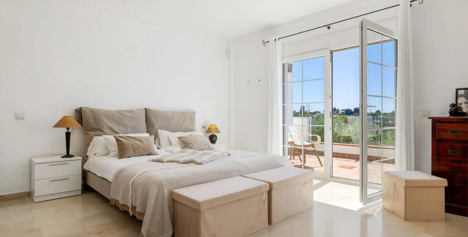 Long-term rent of detached villa in El Paraiso 35
