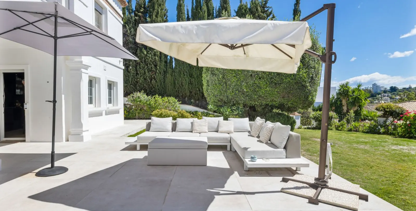 Long-term rent of detached villa in El Paraiso 39