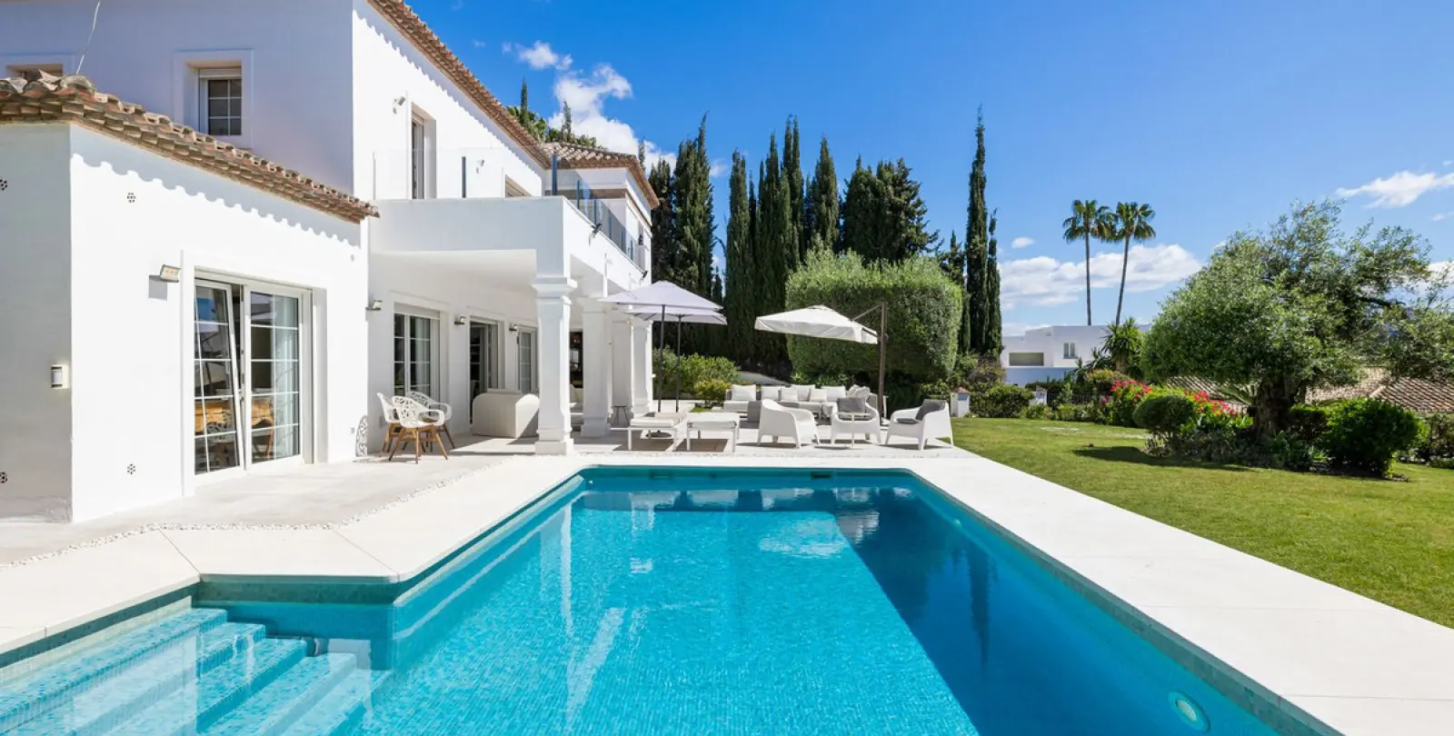 Long-term rent of detached villa in El Paraiso 41