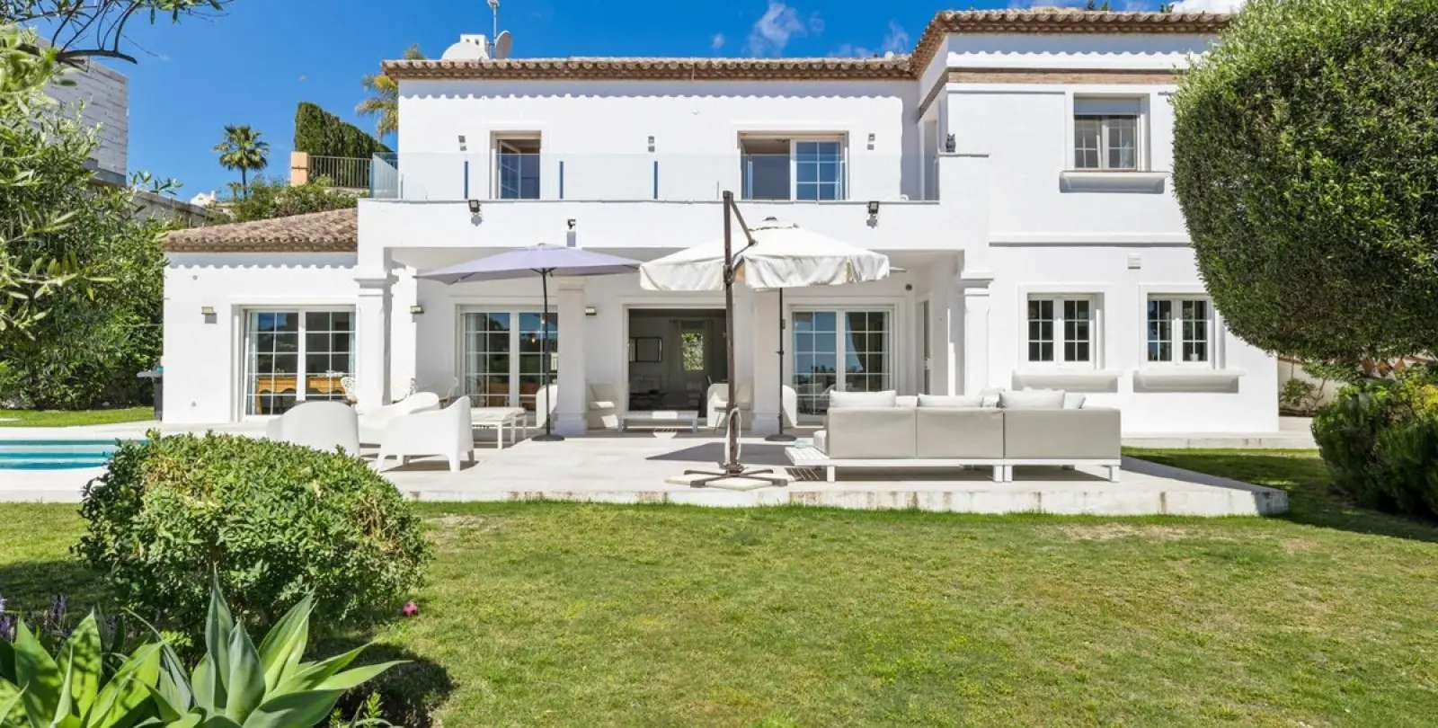 Long-term rent of detached villa in El Paraiso 44