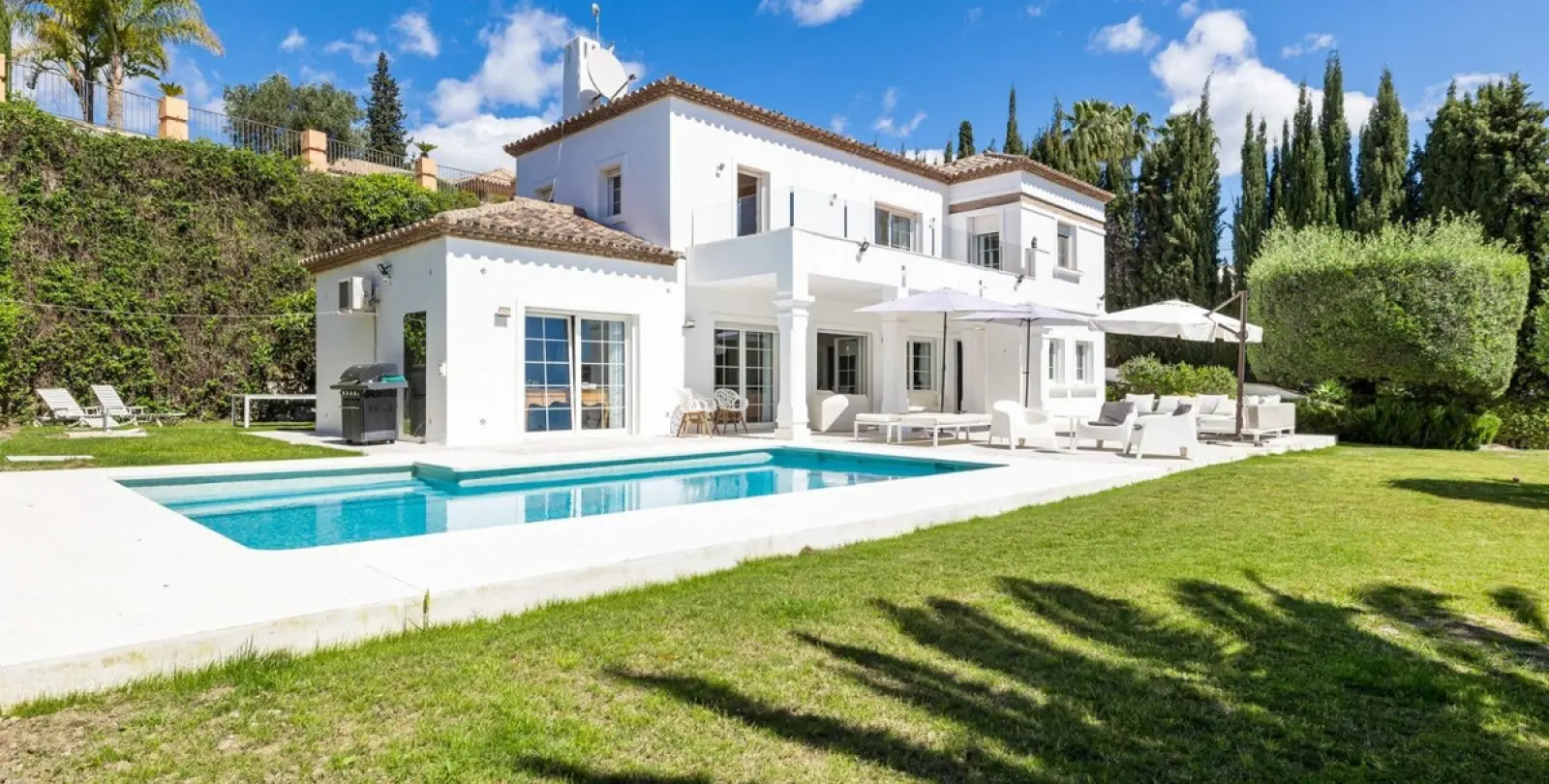Long-term rent of detached villa in El Paraiso 49