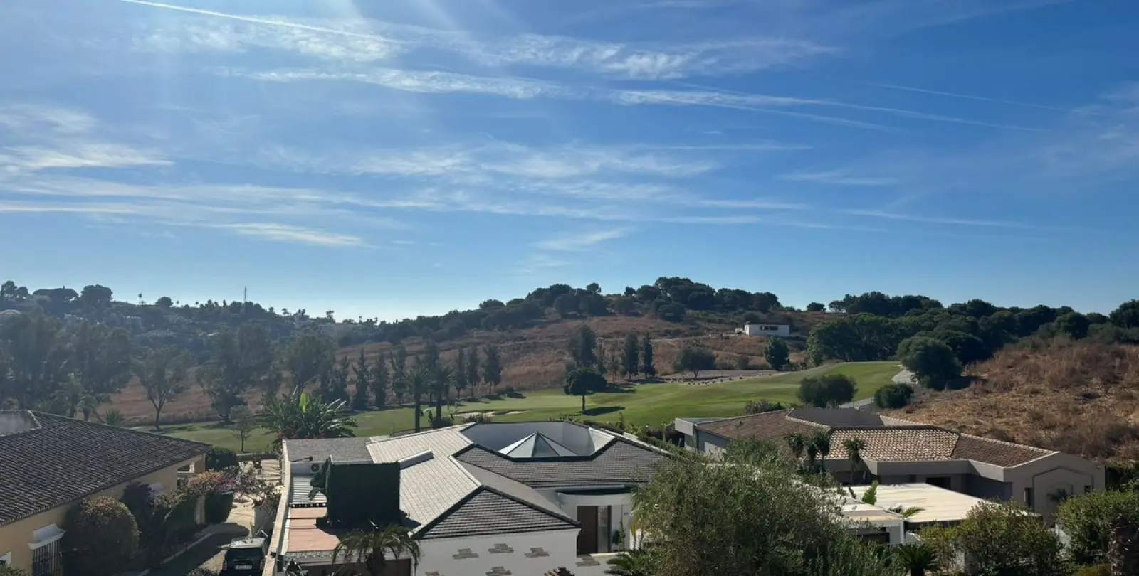 Long-term rent of detached villa in El Paraiso 54