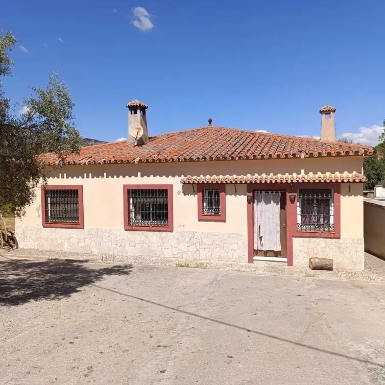 Venta de villa independiente en Ojén