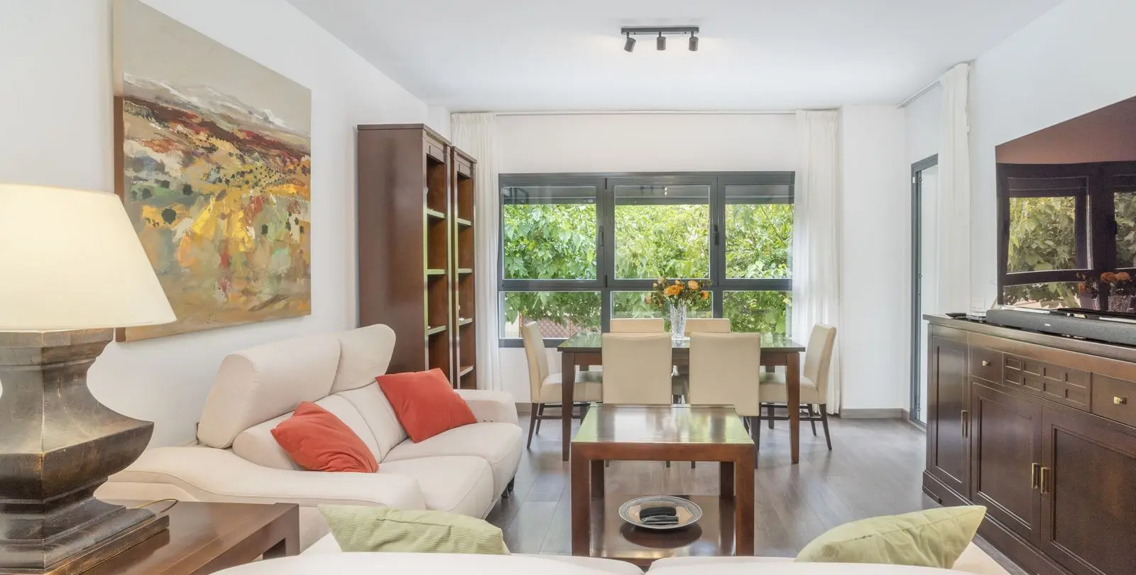 Продажа апартаментов на среднем этаже в Estepona 2