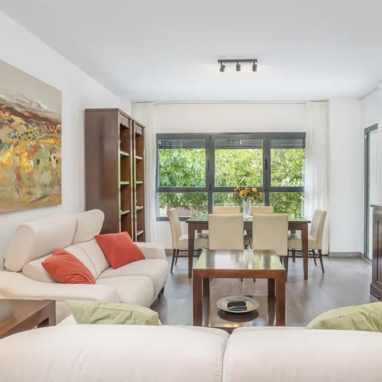 Продажа апартаментов на среднем этаже в Estepona