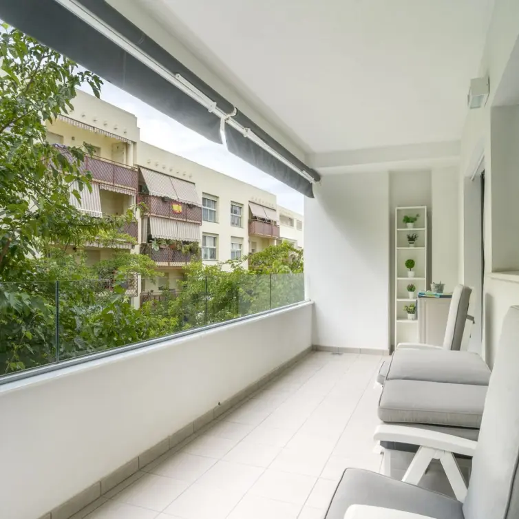 Продажа апартаментов на среднем этаже в Estepona