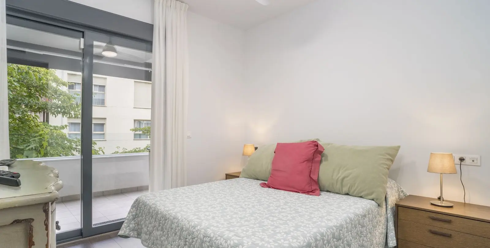 Продажа апартаментов на среднем этаже в Estepona 13