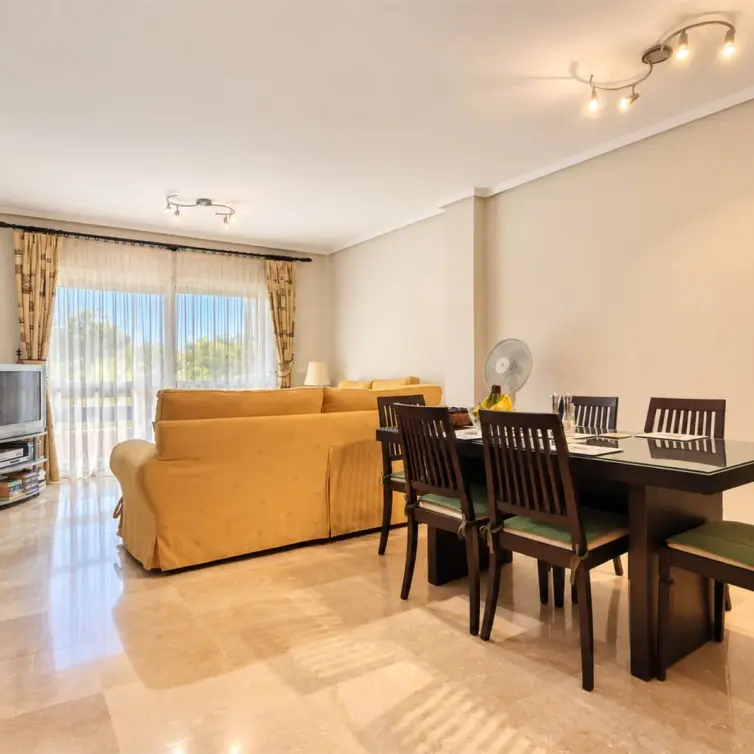 Sale of middle floor apartment in Cabopino