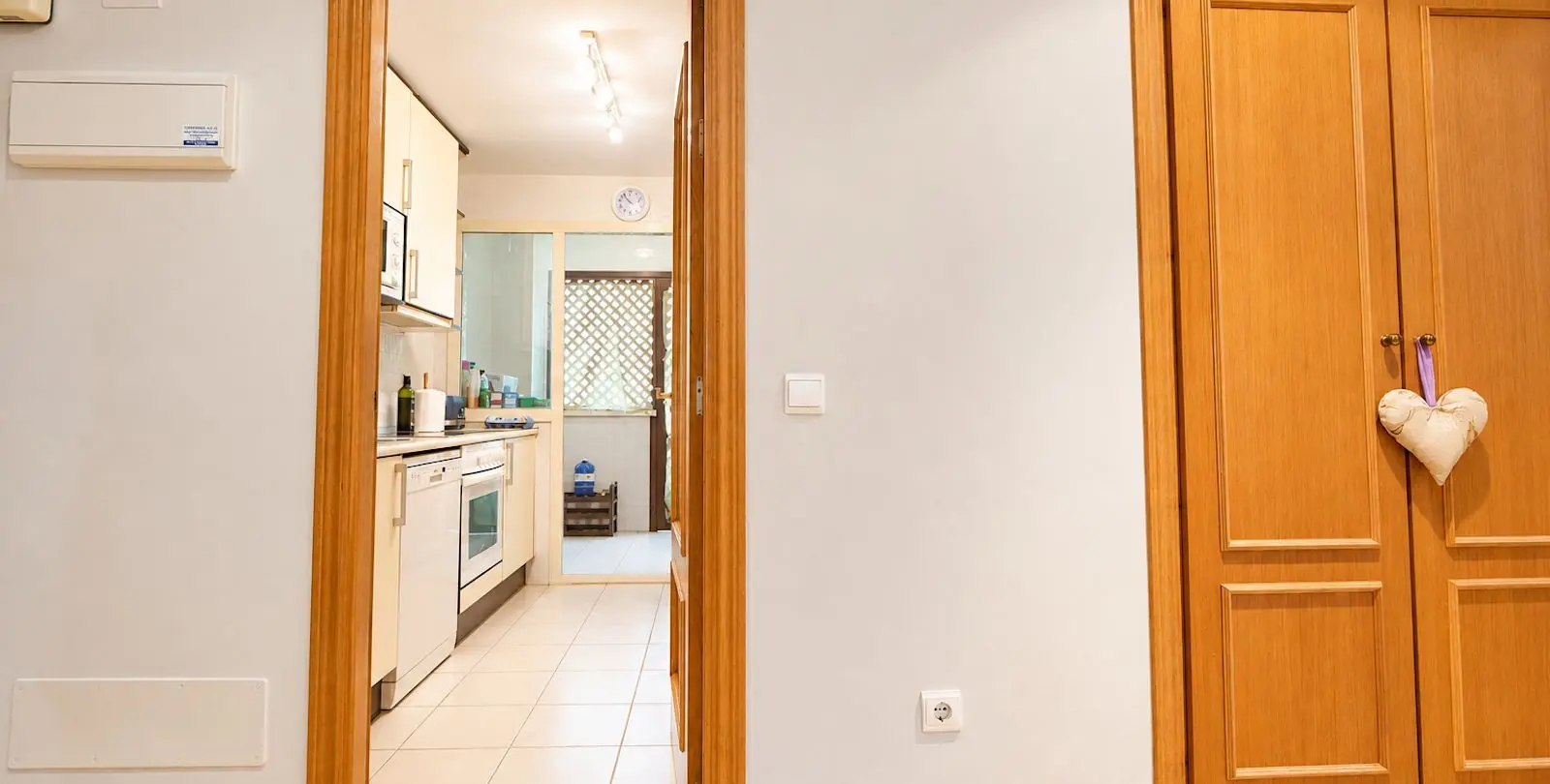 Sale of middle floor apartment in Cabopino 12