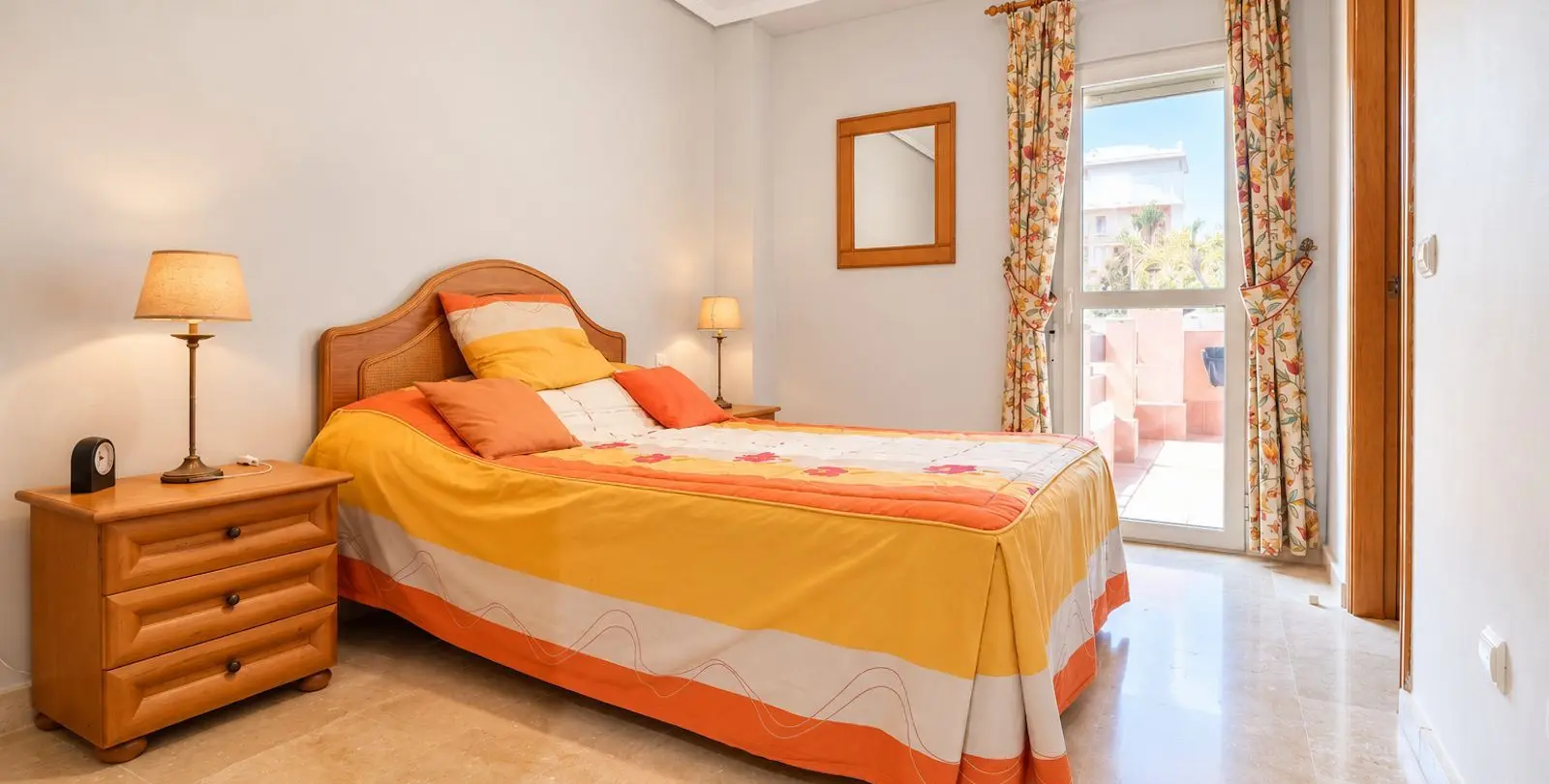 Sale of middle floor apartment in Cabopino 15