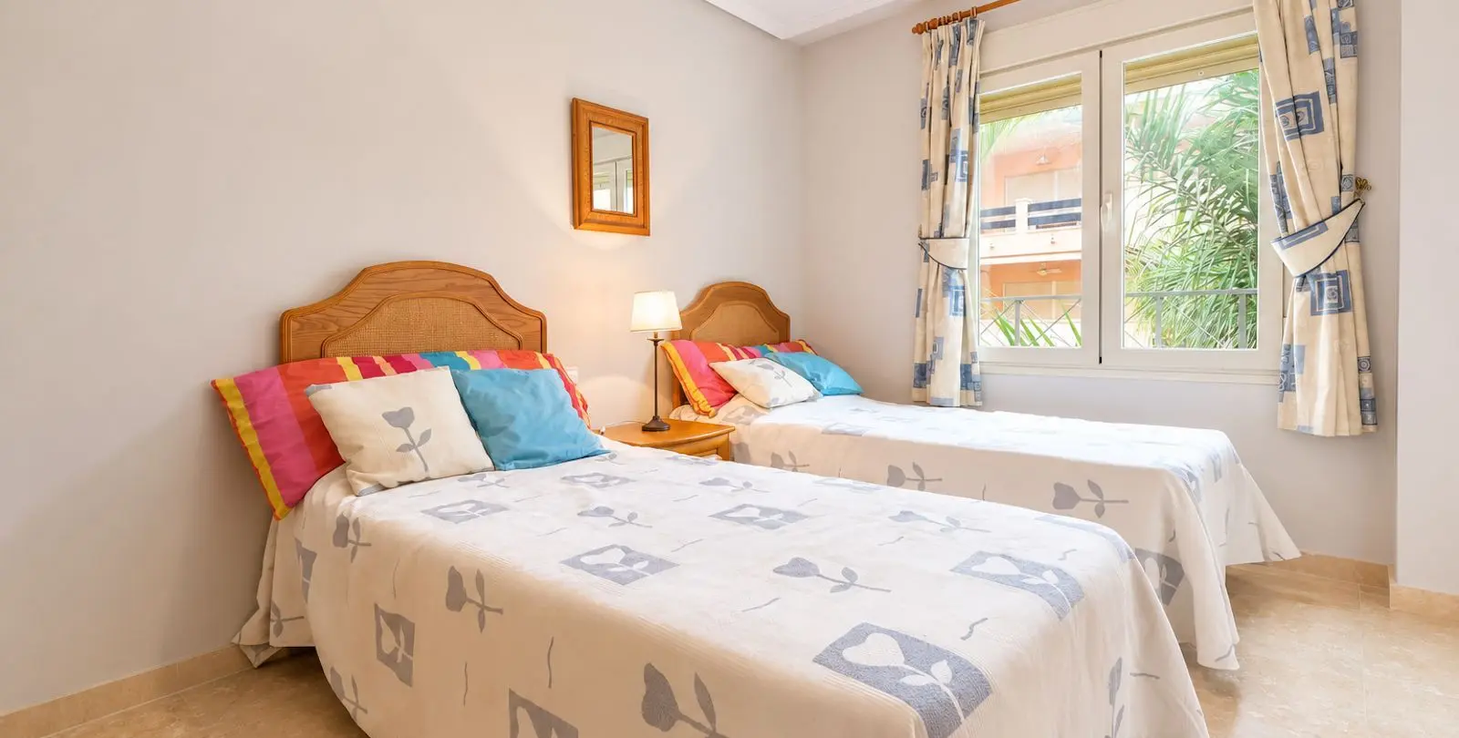 Sale of middle floor apartment in Cabopino 18