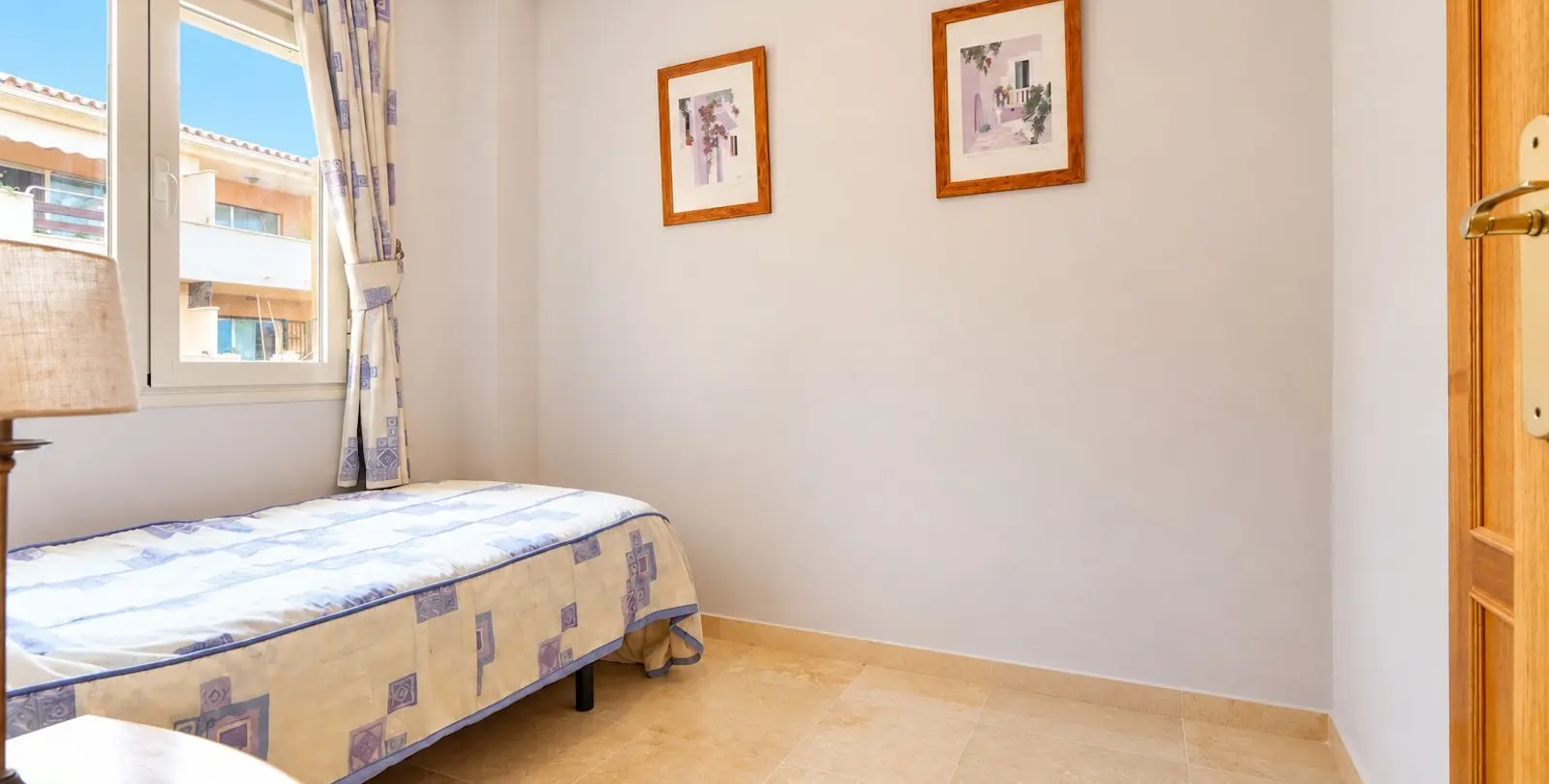 Sale of middle floor apartment in Cabopino 22
