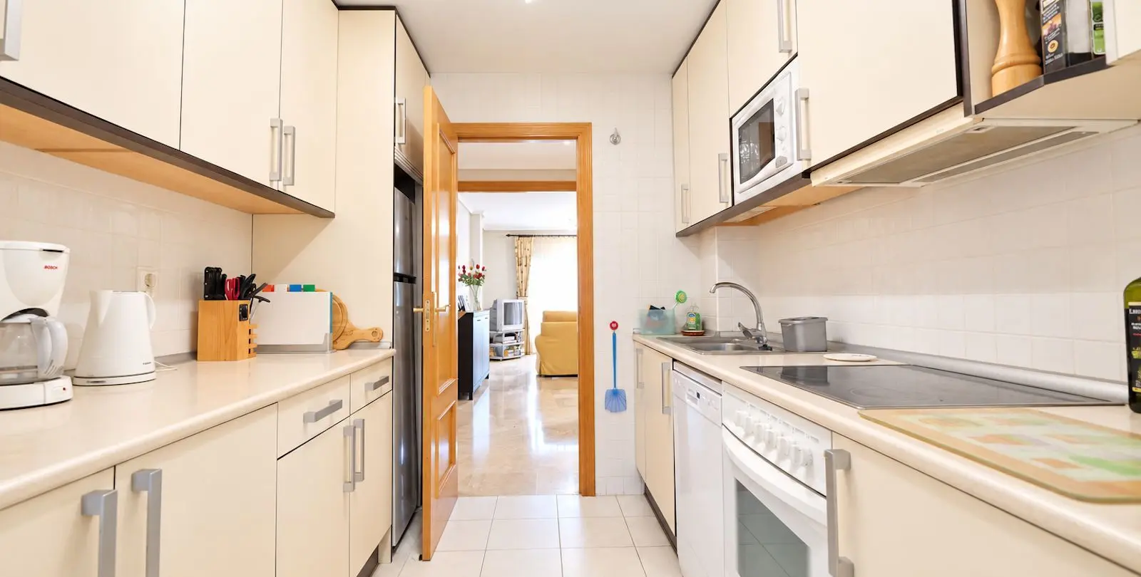 Sale of middle floor apartment in Cabopino 24