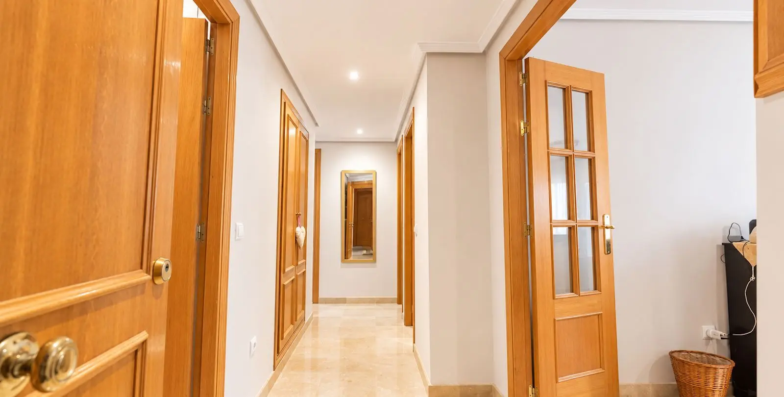 Sale of middle floor apartment in Cabopino 34