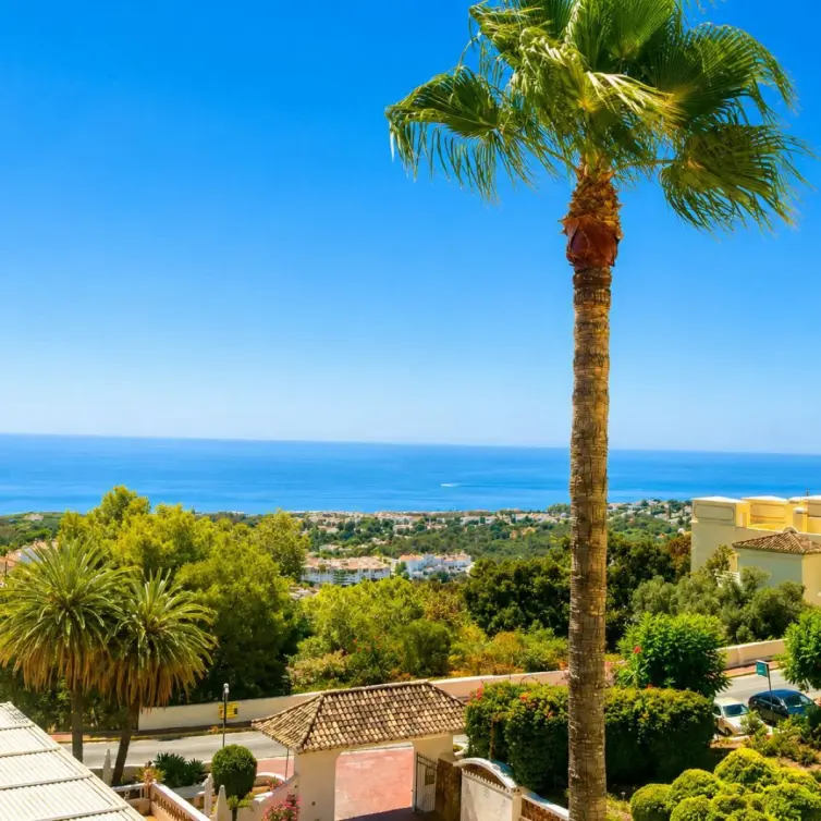 Sale of penthouse in Calahonda